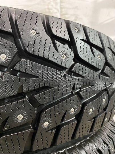 Yokohama Ice Guard Stud IG55 215/70 R16