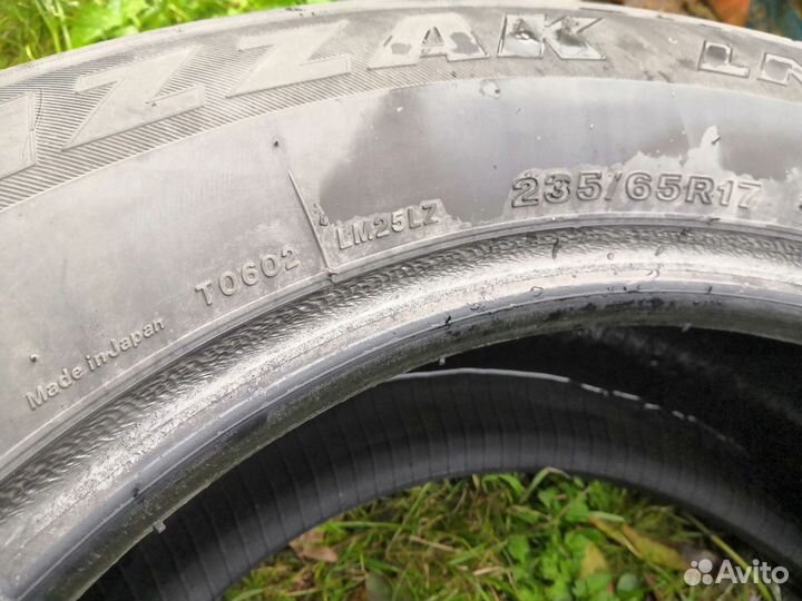 Bridgestone Blizzak LT 235/65 R17