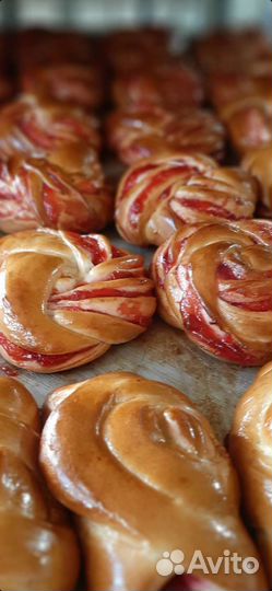 Хлеб свежий и корм