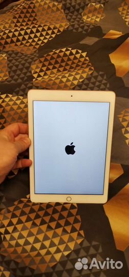 iPad 6 128Gb Gold. Wi-Fi