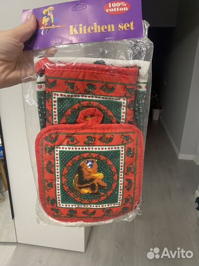 Прихватки и полотенце для кухни