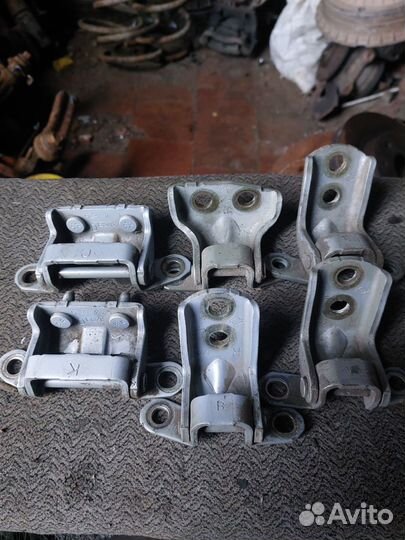 Дверные петли Ниссан Примера Р12