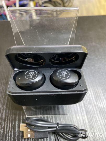 Наушники MP 20 TWS Makie