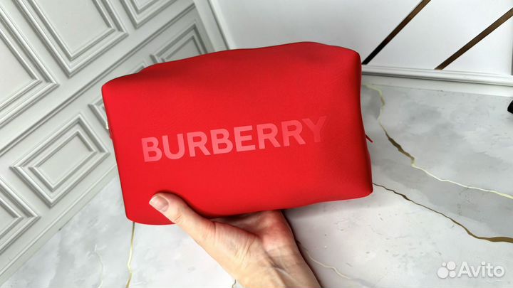 Косметичка Burberry красная