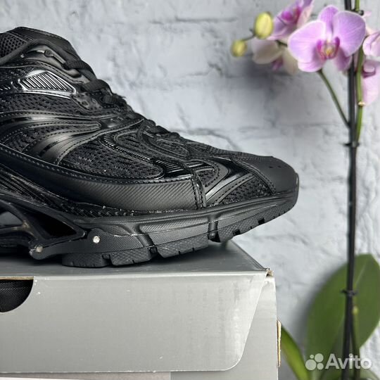 Balenciaga xpander x pander на руках