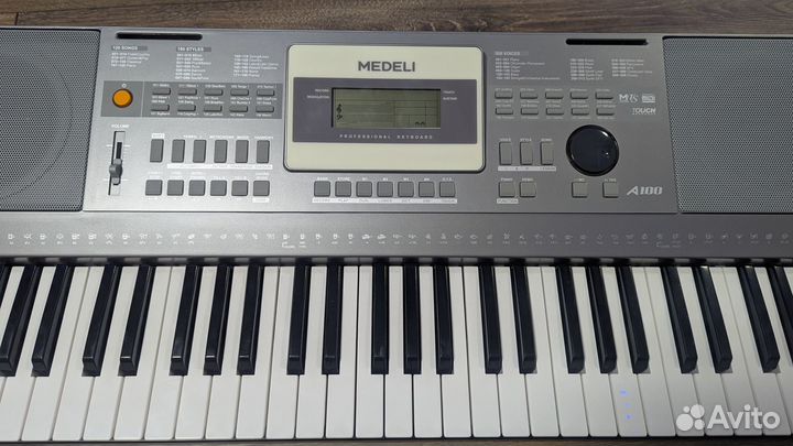 Синтезатор Medeli A100