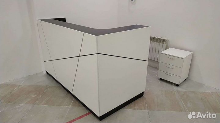 Стойки ресепшн и мебель для бизнеса