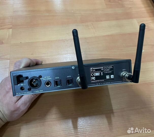 Приемник для радиосистем Sennheiser EM100 G3-B