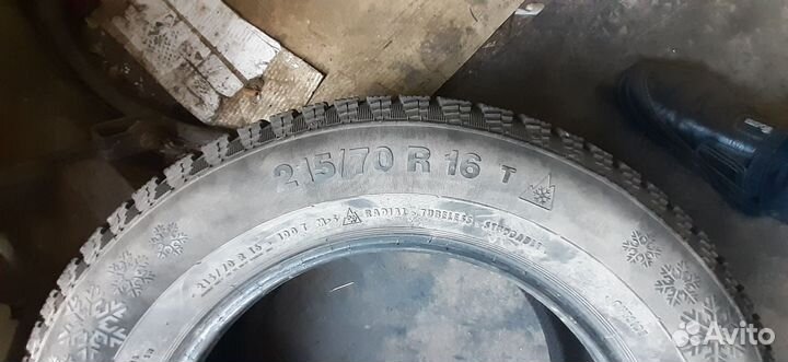 Continental ContiIceContact 215/70 R16