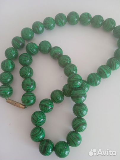 Бусы из камня