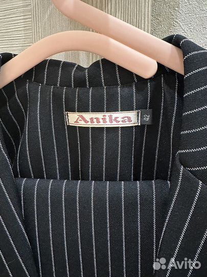 Костюм женский (брюки и жилет)