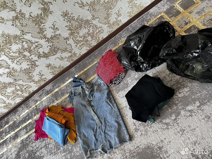 2 больших пакета вещей