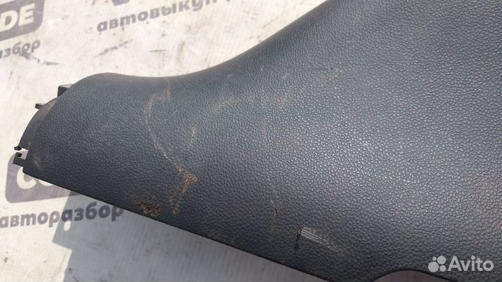 Накладка центральной стойки правая Chery M11