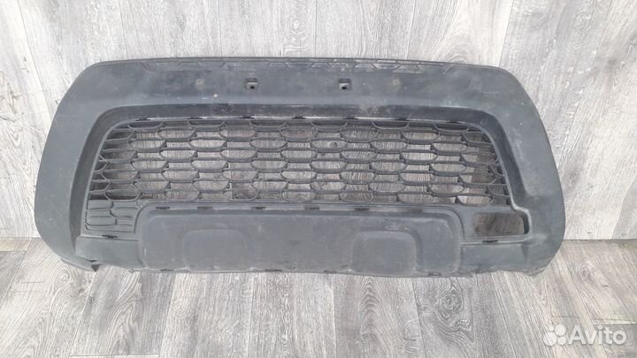 Решетка переднего бампера Renault Duster 2016