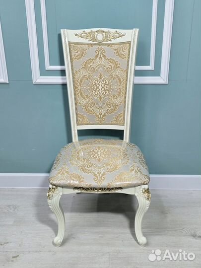 Кухонный стол и стулья