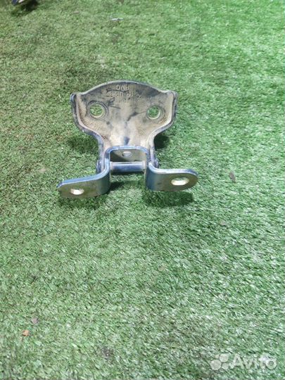 Петля двери задняя правая Hyundai Accent 2