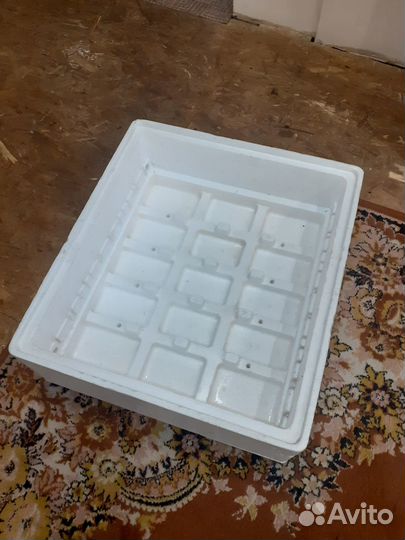 Продам инкубатор на 60 яиц