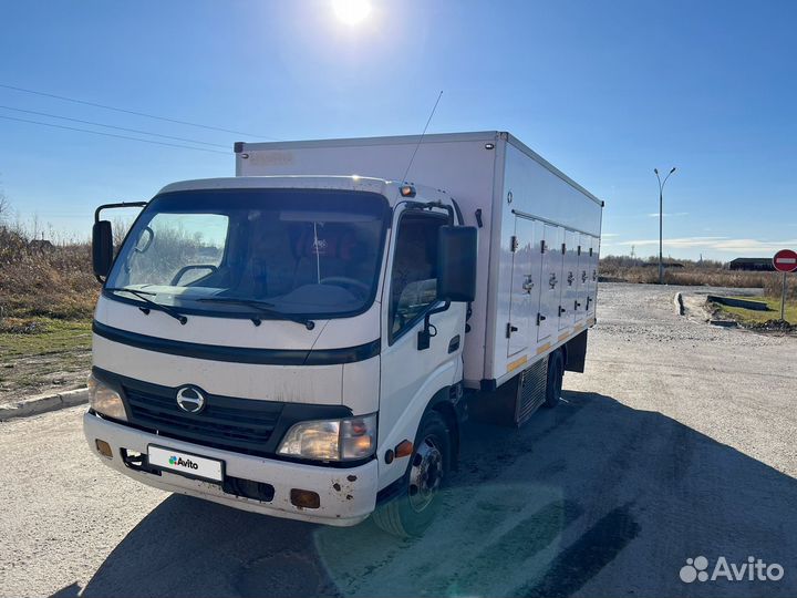 Hino 300 (Dutro), 2011