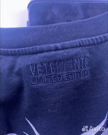 Лонгслив vetements