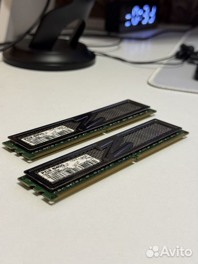 Оперативная память 2x2GB DDR2 PC2 6400