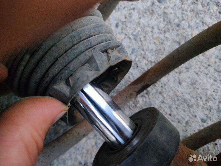 Стойка подвески передняя левая Peugeot Partner