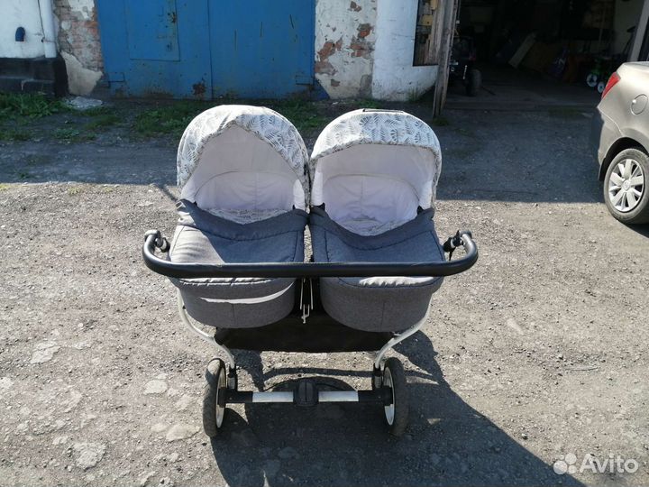 Коляска для двойни