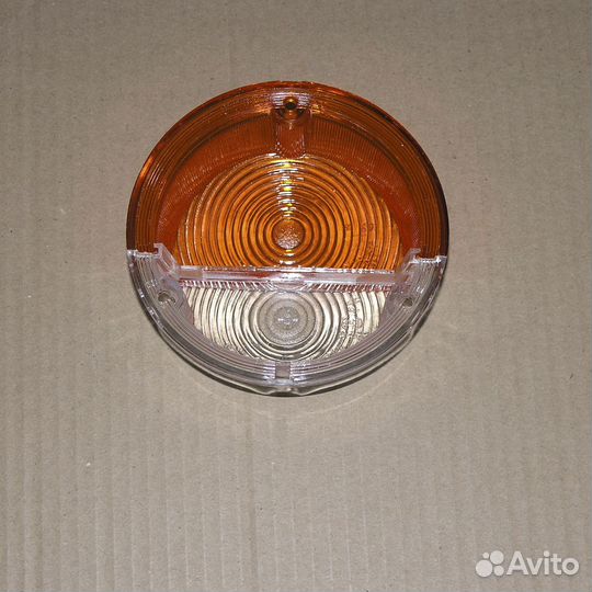 Рассеиватель переднего фонаря белый-желтый камаз