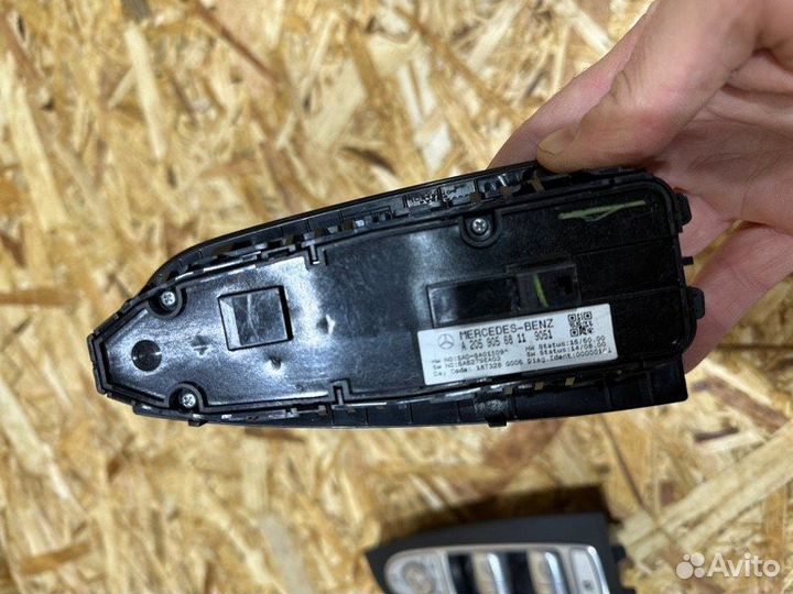 Кнопки стеклоподъемника Mercedes W205 W253