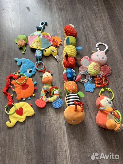 Развивающие игрушки погремушки