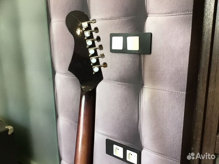 Электрогитара