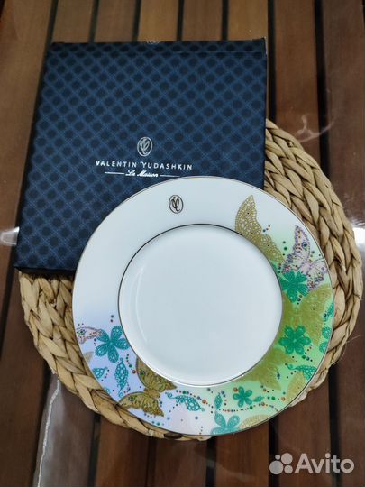 Тарелка Валентин Юдашкин