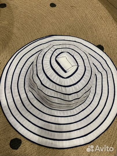 Пляжная шляпа