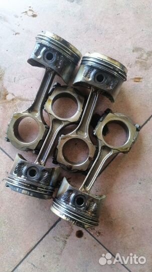 Шатун с поршнем Renault Fluence 1 1.6 K4MV838 2011