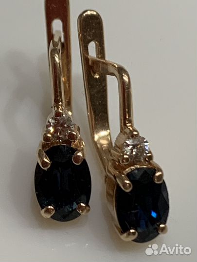 Золотой комплект с сапфирами и бриллиантами