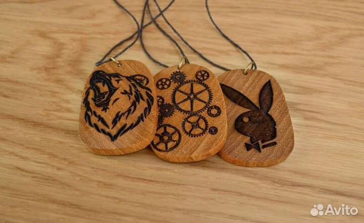 Кулон из мовингу