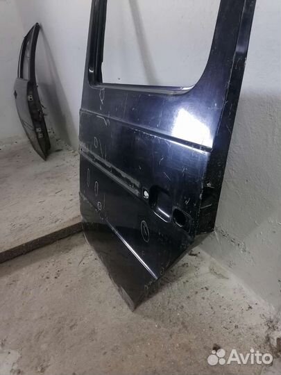 Дверь задняя левая Mercedes-Benz W463