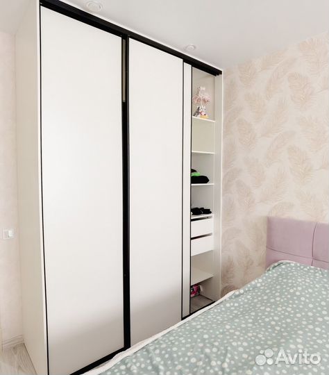 Распашной шкаф на заказ. Фабрика