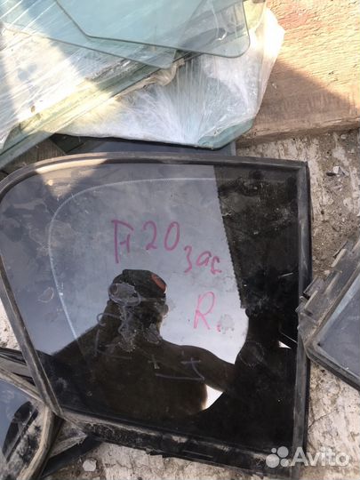 Задняя правая форточка Бмв f20 BMW F20