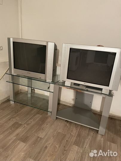 Продам телевизоры с подставками, каждый по 5 т