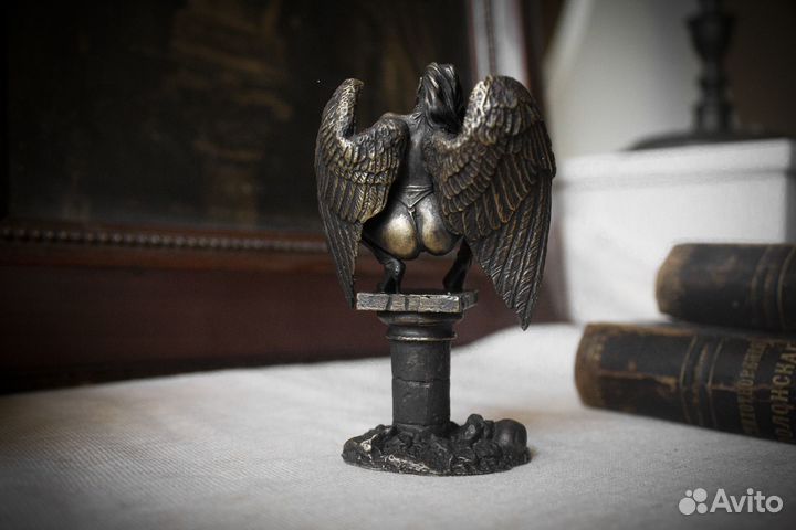 Статуэтка из бронзы - Лилит на перепутье