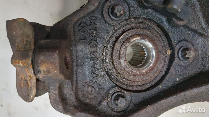 Ступица (кулак, цапфа) левая передняя Chrysler Sebring