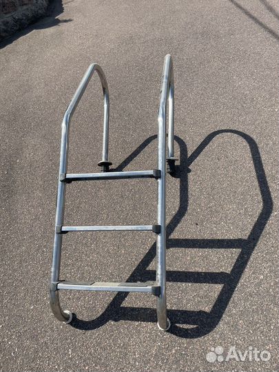 Лестница для бассейна