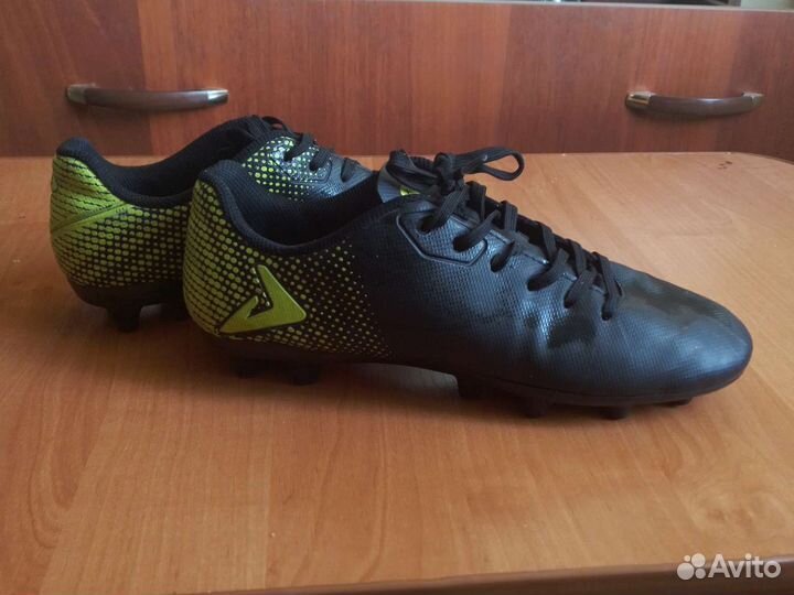 Футбольные бутсы 38 размер