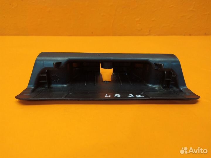 Кожух замка багажника Land Rover Discovery Sport 1
