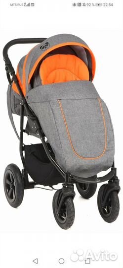 Прогулочная коляска с лыжами