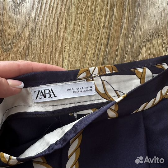 Шорты атласные zara