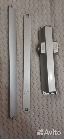 Дверной доводчик dorma