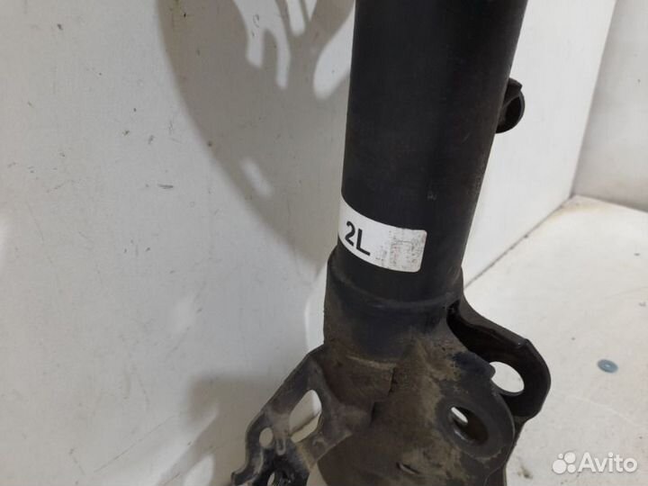 Амортизатор передний левый Toyota Camry V70 2018