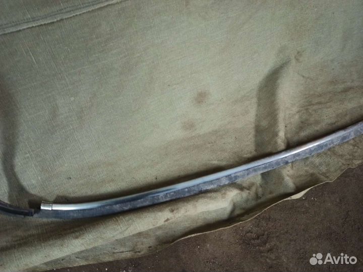 Хром заднего стекла W202