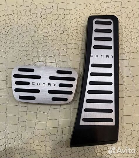 Накладки на педали Тойота Камри V70